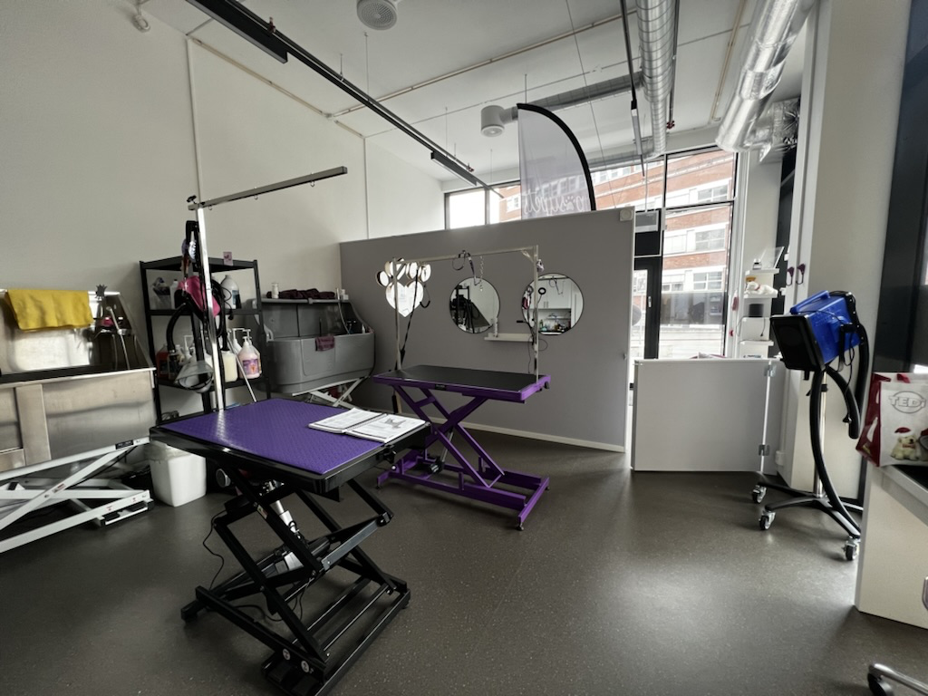 Klippebord og utstyr i salongen